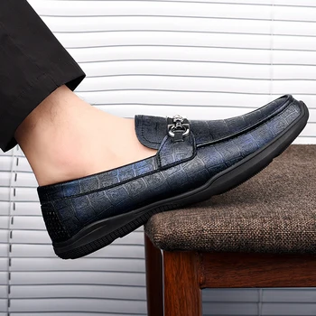 Genuíno Couro Casual Sapatos Homens Slip-on Condução Sapatos Padrão de Homens de Negócios Sapatos da Moda Mocassins de Alta Qualidade Slip-On Flats