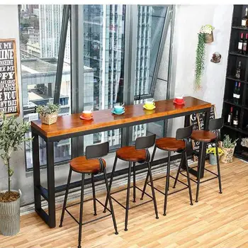Madeira maciça mesa de bar mesa e cadeira combinação de café de leite de loja de chá, restaurante contra a parede de casa varanda longo de alta