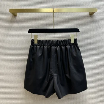 Novo amor bordado Pengpeng pequenos shorts design casual meados de cintura alta tipo de versão alongada, pernas longas, corpo enorme de emagrecimento